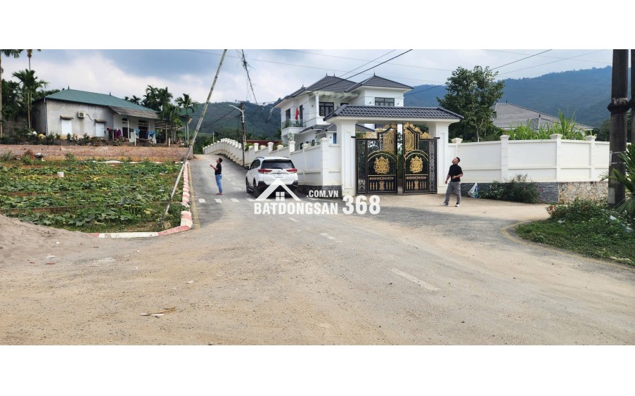 Bán đất đối diện trường Mầm Non Hợp Thành - TP Hòa Bình - 2 mặt tiền 110m2  5xx